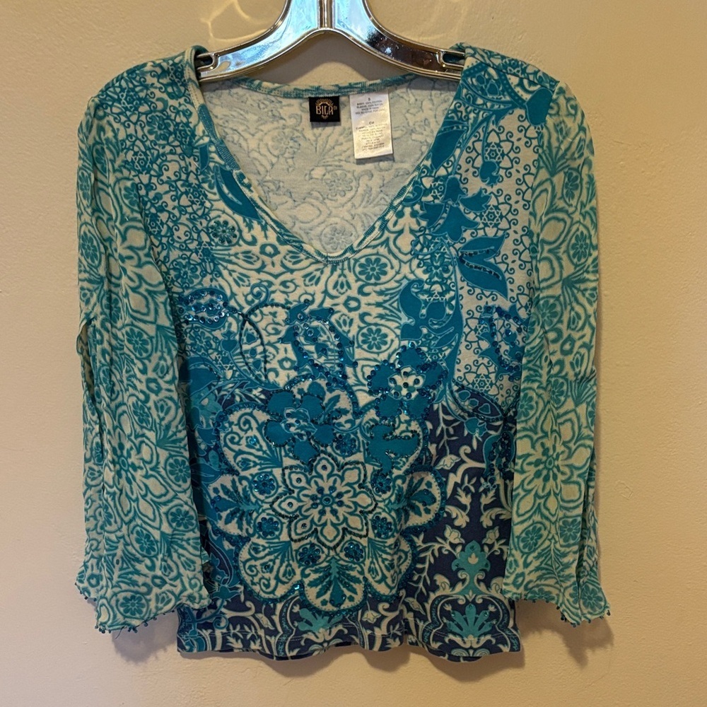 Bila Teal and White Floral Lace Blouse